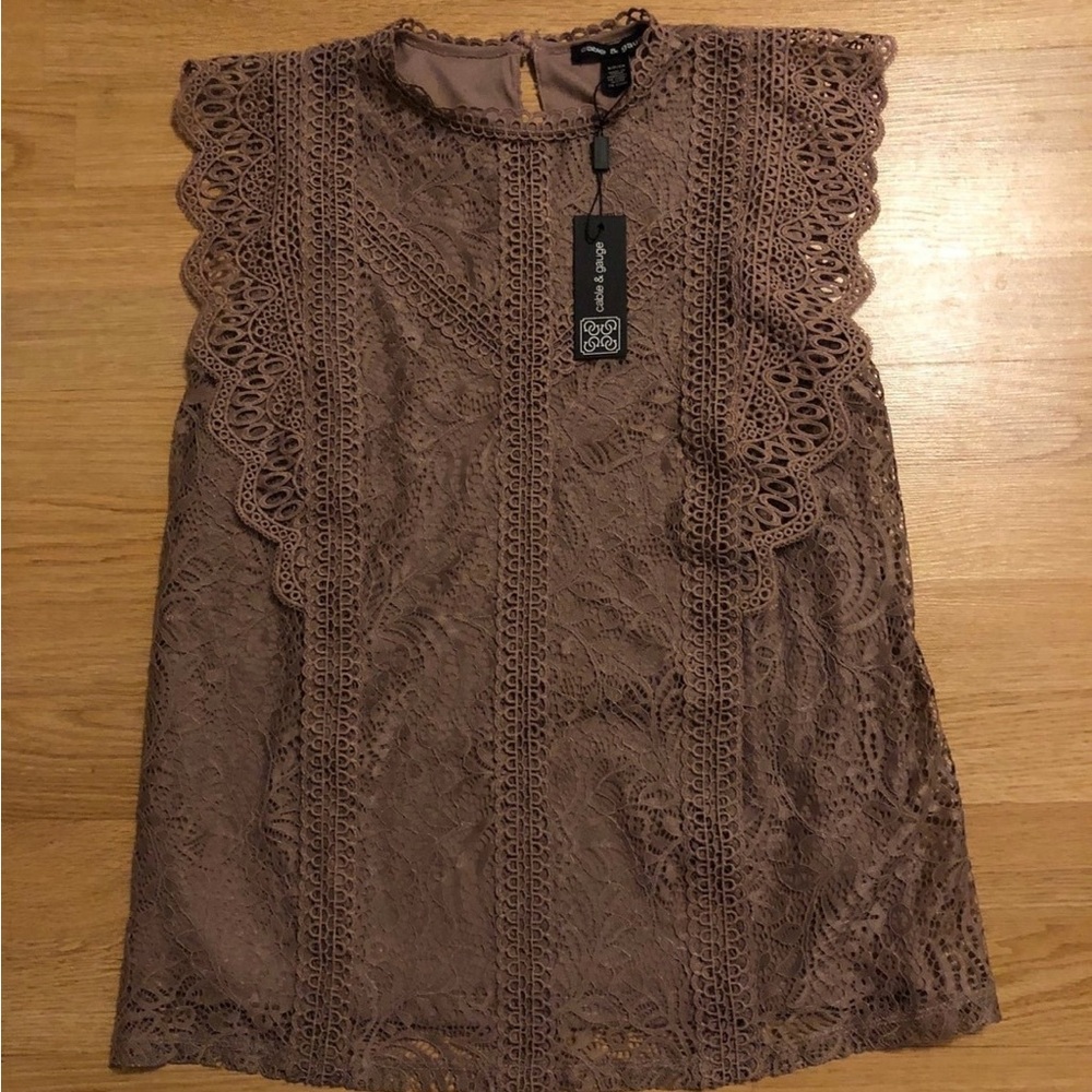 New “Cable & Gauge” blouse size Small with tag